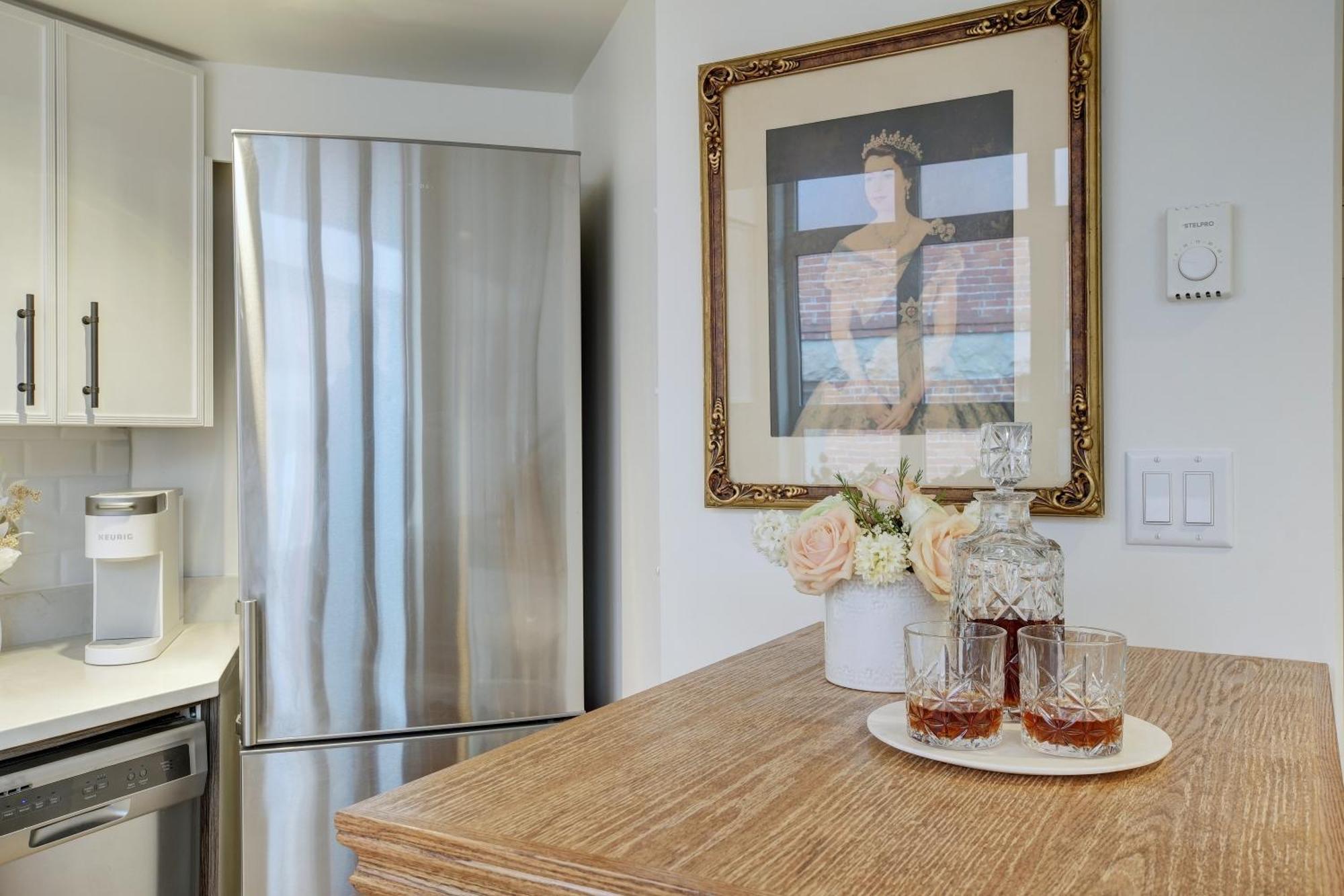 Victoria'S Parliamentary Suite With Private Rooftop Patio & Harbour View Εξωτερικό φωτογραφία